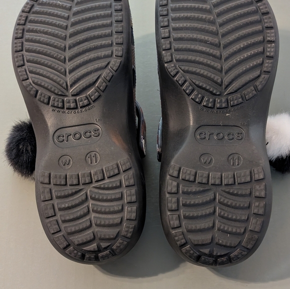 Cruella DEVILLE CROCS 🐾with Charms - Picture 6 of 6